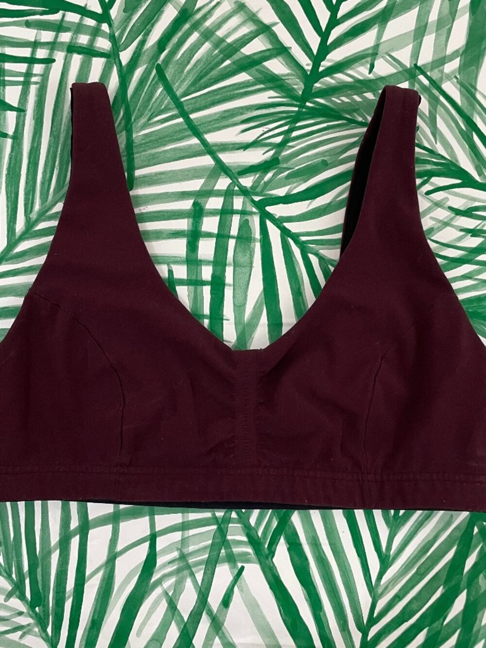 Lululemon Essential Pullover Sports Bra in Cassis Maroon Size 4/6